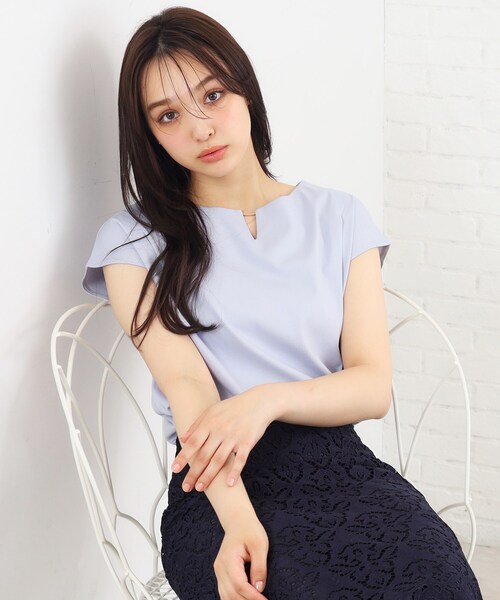 index（インデックス）の「◆《5color/XS-LLsize》キーネックフレンチトップス【接触冷感/洗濯機洗い可】（Tシャツ/カットソー・レディース・オフホワイト/ネイビー/オレンジ/サックスブルー/ナチュラル・34/36/38/40/42）」の4枚目の写真