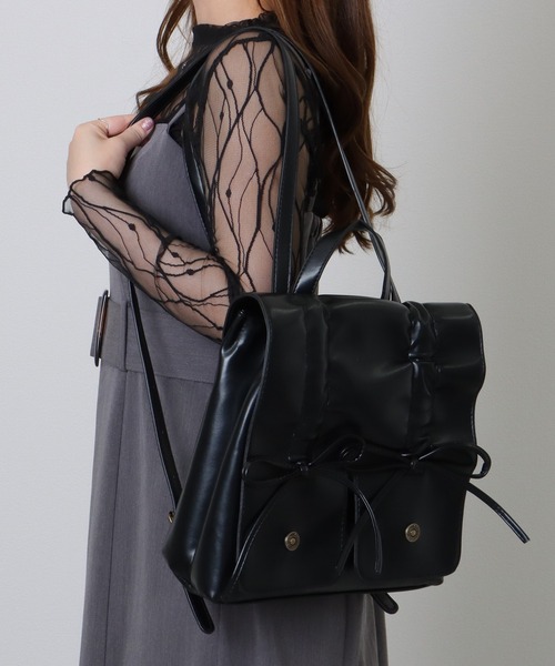 Lace Ladies(レースレディース)の「リボン ギャザー スクエア リュックサック(バックパック/リュック・レディース・シルバー/ブラック/アイボリー/ピンク・FREE)」の5枚目の写真