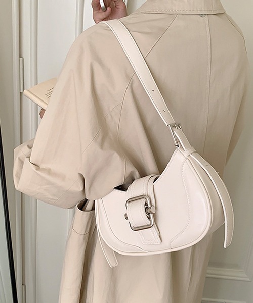 LAFFMO（ラフモ）の「ショルダーバッグ（ショルダーバッグ・レディース・ブラック/ブルー/アイボリー/ネイビー/ブラウン/シルバー・F）」の2枚目の写真