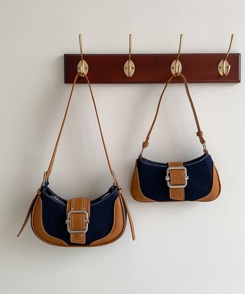 LAFFMO（ラフモ）の「ショルダーバッグ（ショルダーバッグ・レディース・ブラック/ブルー/アイボリー/ネイビー/ブラウン/シルバー・F）」の21枚目の写真