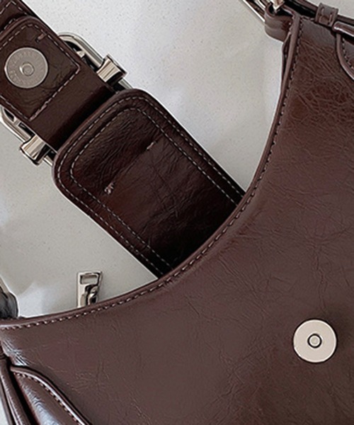 LAFFMO（ラフモ）の「ショルダーバッグ（ショルダーバッグ・レディース・ブラック/ブルー/アイボリー/ネイビー/ブラウン/シルバー・F）」の17枚目の写真