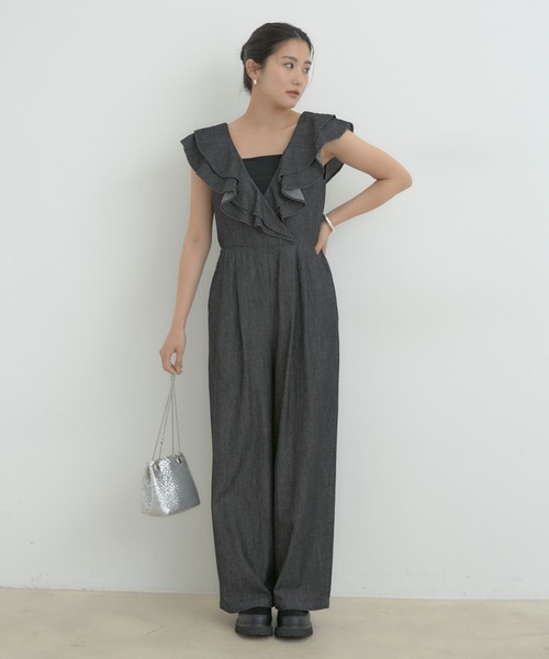 VIS（ビス）の「【洗える】フリル付きデニムオールインワン（つなぎ/オールインワン・レディース・ブラック/ブルー系その他4・M/S）」の6枚目の写真