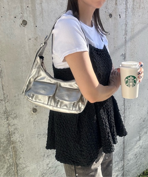 y/m by misato（イムバイミサト）の「2ポケットショルダーバッグ（ショルダーバッグ・レディース・シルバー/ブラック・FREE）」の11枚目の写真