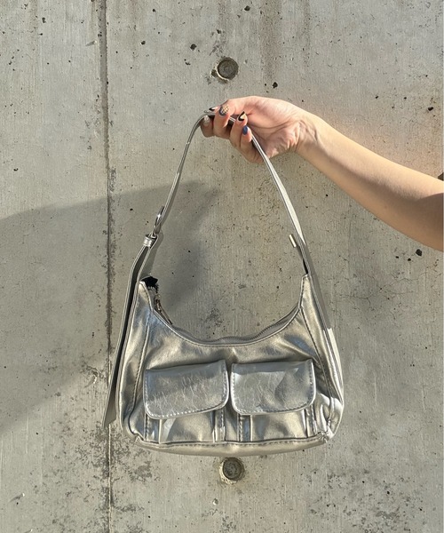 y/m by misato（イムバイミサト）の「2ポケットショルダーバッグ（ショルダーバッグ・レディース・シルバー/ブラック・FREE）」の14枚目の写真