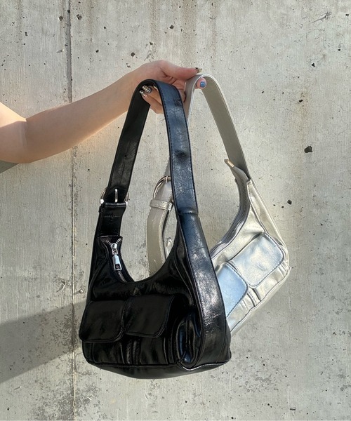 y/m by misato（イムバイミサト）の「2ポケットショルダーバッグ（ショルダーバッグ・レディース・シルバー/ブラック・FREE）」の15枚目の写真