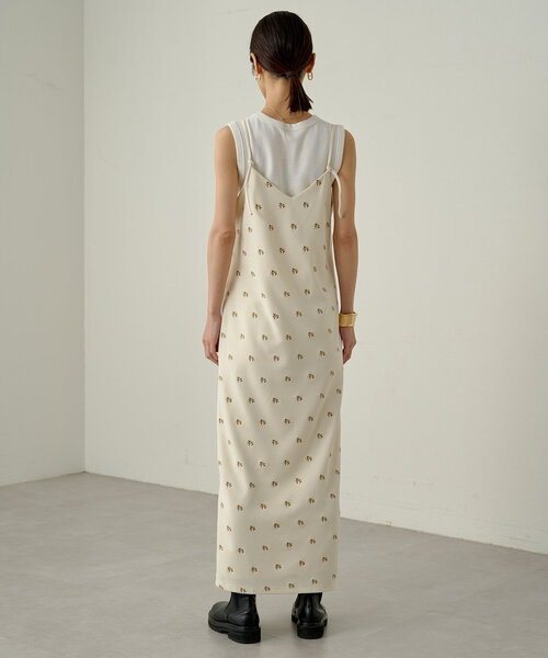 LOUNGEDRESS（ラウンジドレス）の「フラワー刺繍キャミワンピース（ワンピース・レディース・ブラック/オフホワイト・FREE）」の17枚目の写真