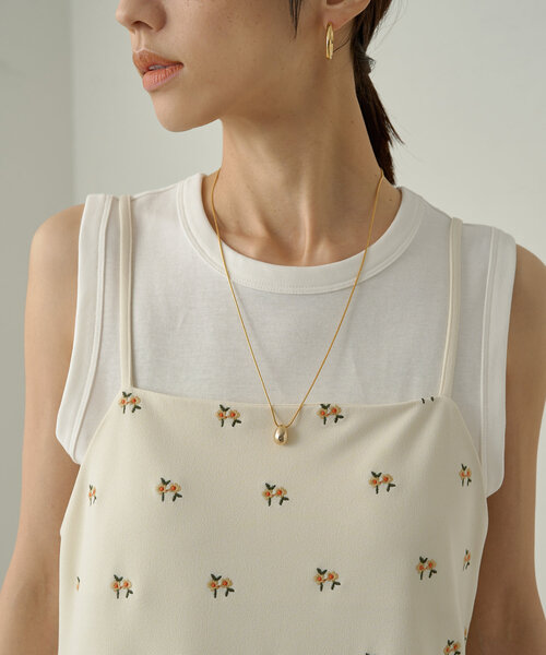 LOUNGEDRESS（ラウンジドレス）の「フラワー刺繍キャミワンピース（ワンピース・レディース・ブラック/オフホワイト・FREE）」の15枚目の写真