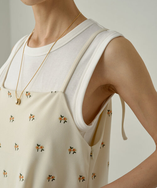 LOUNGEDRESS（ラウンジドレス）の「フラワー刺繍キャミワンピース（ワンピース・レディース・ブラック/オフホワイト・FREE）」の14枚目の写真