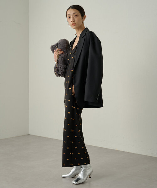 LOUNGEDRESS（ラウンジドレス）の「フラワー刺繍キャミワンピース（ワンピース・レディース・ブラック/オフホワイト・FREE）」の9枚目の写真