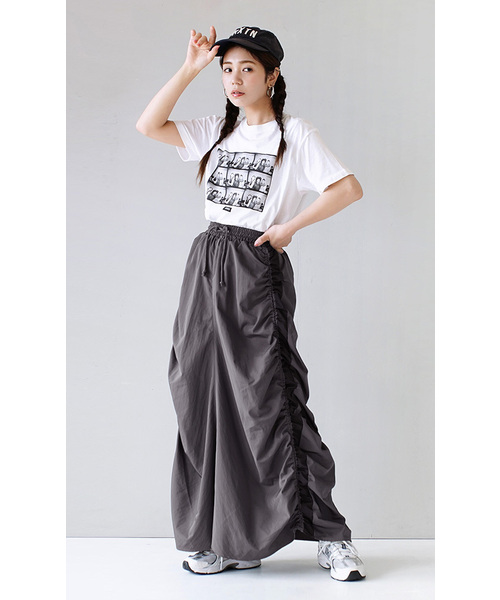 e-zakkamania stores(イーザッカマニアストアーズ)の「ドロストギャザー サイドラインスカート(スカート・レディース・チャコールグレー×ブラック・M)」の2枚目の写真