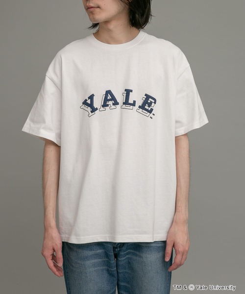 URBAN RESEARCH Sonny Label(アーバンリサーチサニーレーベル)の「YALEカレッジエンブロイダリーTシャツ(Tシャツ/カットソー・メンズ・オフホワイト/ネイビー・LARGE/MEDIUM)」の4枚目の写真