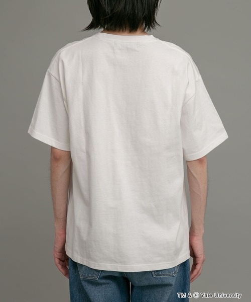 URBAN RESEARCH Sonny Label(アーバンリサーチサニーレーベル)の「YALEカレッジエンブロイダリーTシャツ(Tシャツ/カットソー・メンズ・オフホワイト/ネイビー・LARGE/MEDIUM)」の6枚目の写真