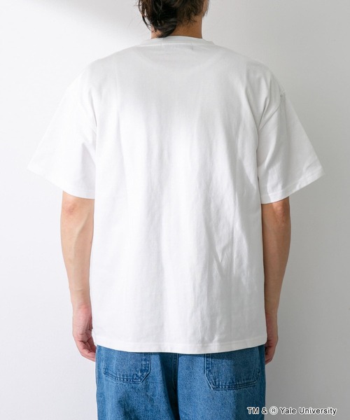 URBAN RESEARCH Sonny Label(アーバンリサーチサニーレーベル)の「YALEカレッジエンブロイダリーTシャツ(Tシャツ/カットソー・メンズ・オフホワイト/ネイビー・LARGE/MEDIUM)」の9枚目の写真