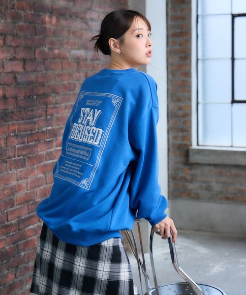 ENVYM（アンビー）の「バックデザインビッグスウェット（スウェット・レディース・ブルー/ブラック/ホワイト・FREE）」の4枚目の写真