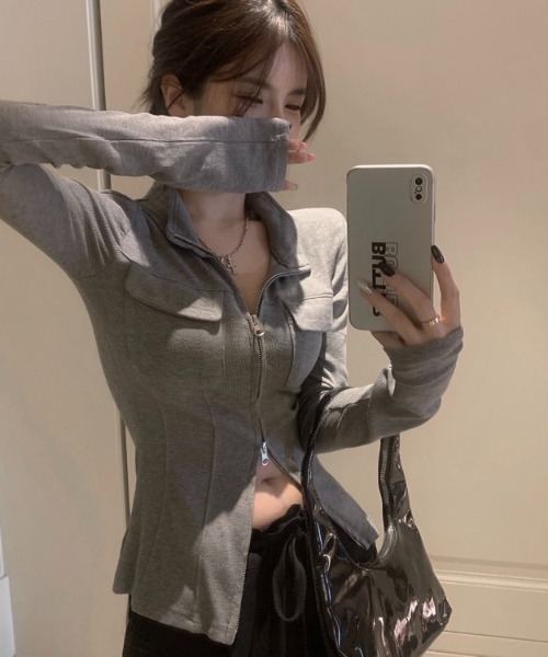 LADY LIKE(レディライク)の「胸ポケット付きダブルジッププチハイトップス(Tシャツ/カットソー・レディース・グレー/ホワイト/ブラック・M)」の5枚目の写真