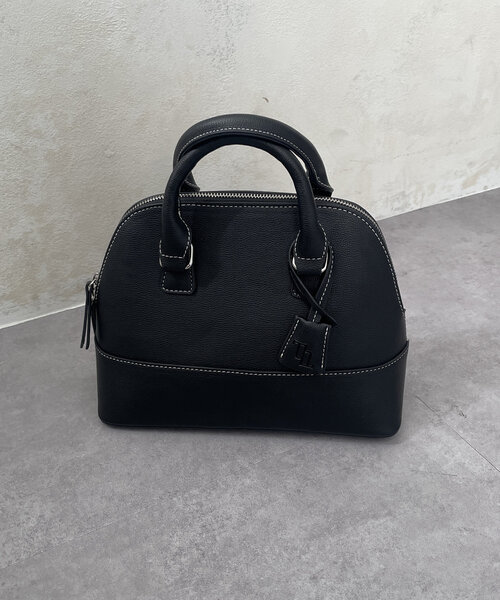 Thevon（ゼボン）の「合皮2WAYボストンバッグ（ボストンバッグ・レディース・レッド/ブラック/グレイッシュベージュ・FREE）」の7枚目の写真