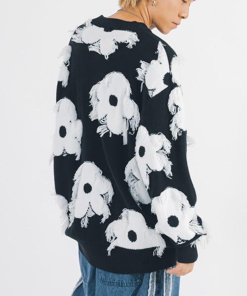 RE730(アールイーセブンサーティー)の「【RE730】フリンジフラワー / オーバーサイズ ルーズセーター(ニット/セーター・メンズ・グレー/ブラック/ダークグリーン・MEDIUM/LARGE/X-LARGE)」の2枚目の写真