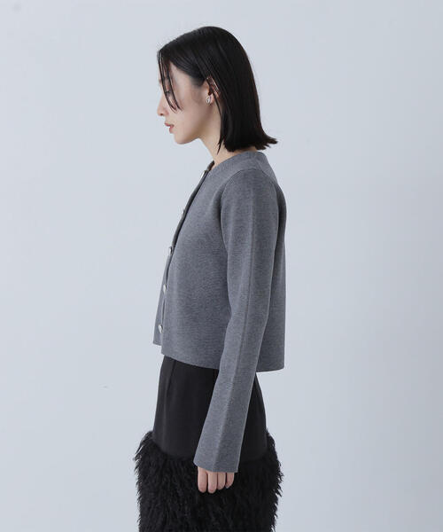 NATURAL BEAUTY BASIC（ナチュラルビューティーベーシック）の「◇ハートボタンニットジャケット（カーディガン/ボレロ・レディース・ブラック/グレー/オフホワイト・FREE）」の7枚目の写真