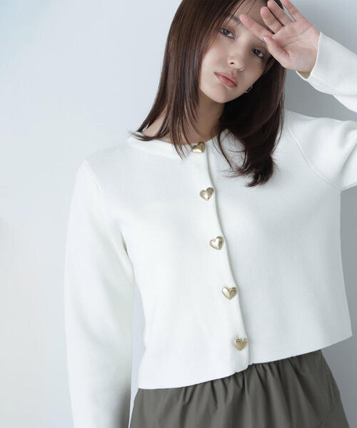 NATURAL BEAUTY BASIC（ナチュラルビューティーベーシック）の「◇ハートボタンニットジャケット（カーディガン/ボレロ・レディース・ブラック/グレー/オフホワイト・FREE）」の15枚目の写真