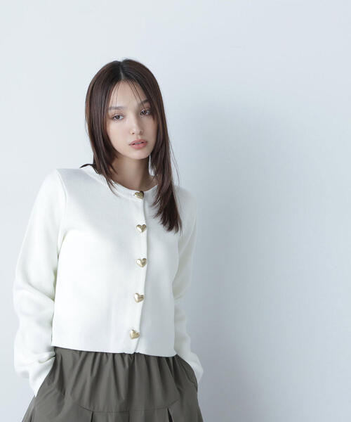 NATURAL BEAUTY BASIC（ナチュラルビューティーベーシック）の「◇ハートボタンニットジャケット（カーディガン/ボレロ・レディース・ブラック/グレー/オフホワイト・FREE）」の17枚目の写真