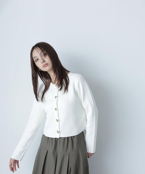 NATURAL BEAUTY BASIC（ナチュラルビューティーベーシック）の「◇ハートボタンニットジャケット（カーディガン/ボレロ・レディース・ブラック/グレー/オフホワイト・FREE）」の19枚目の写真