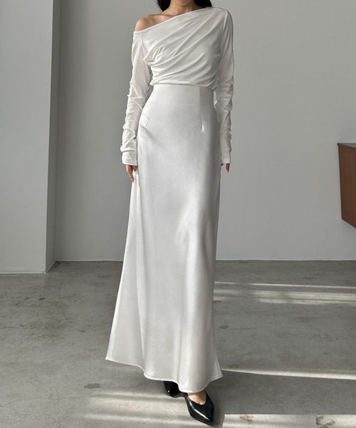 Louere（ルエレ）の「ハイウエストサテンバイヤスナロースカート（スカート・レディース・ホワイト/ブラック/グレー・SMALL/MEDIUM/LARGE/X-LARGE）」の20枚目の写真