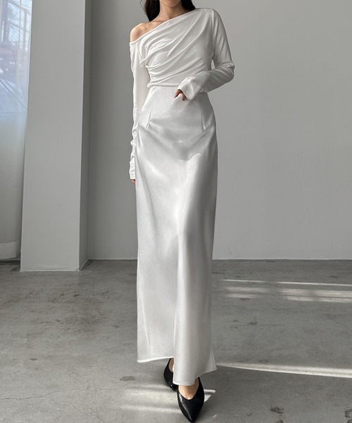 Louere（ルエレ）の「ハイウエストサテンバイヤスナロースカート（スカート・レディース・ホワイト/ブラック/グレー・SMALL/MEDIUM/LARGE/X-LARGE）」の22枚目の写真