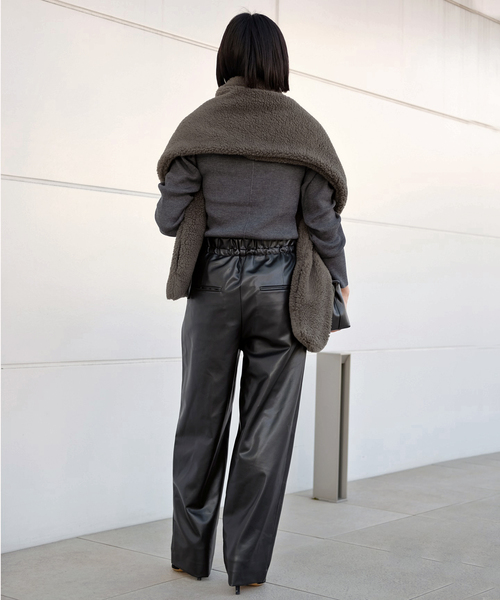 AP STUDIO（エーピーストゥディオ）の「レザーライクイージーパンツ（スラックス・レディース・ブラウン/ブラック・36/38）」の12枚目の写真