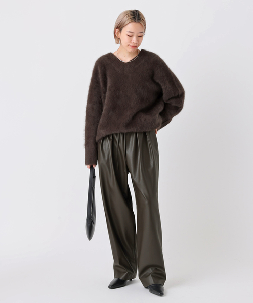 AP STUDIO（エーピーストゥディオ）の「レザーライクイージーパンツ（スラックス・レディース・ブラウン/ブラック・36/38）」の16枚目の写真