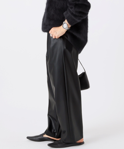 AP STUDIO（エーピーストゥディオ）の「レザーライクイージーパンツ（スラックス・レディース・ブラウン/ブラック・36/38）」の20枚目の写真