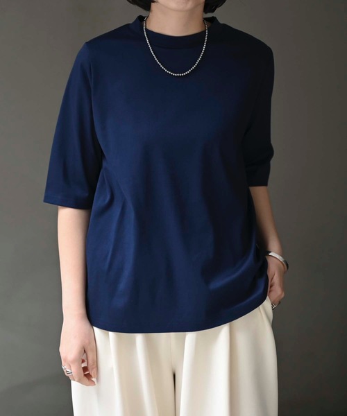 &HALF(アンドハーフ)の「接触冷感クルーネック半袖カットソー(Tシャツ・日本製)(Tシャツ/カットソー・レディース・ブルー/オフホワイト/ネイビー/ベージュ/ブラック/ピンク・M/LL/L)」の4枚目の写真