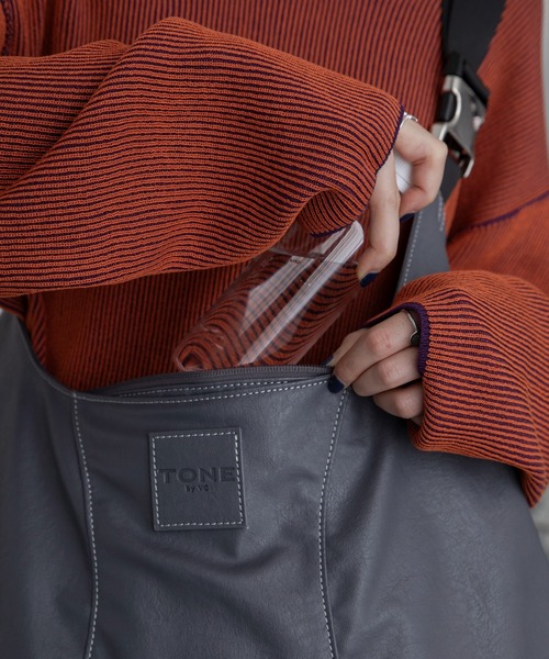 VACANCY（ヴァカンシー）の「ビーガンレザーハーフムーンバッグ（ショルダーバッグ・レディース・ブラック/チャコールグレー/シルバー・FREE）」の20枚目の写真