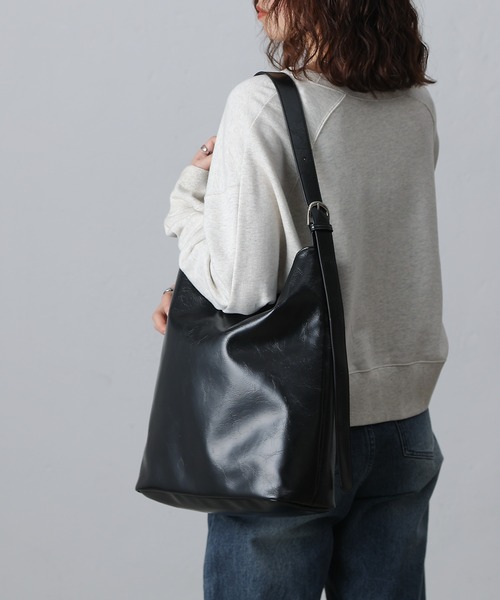 COLONY 2139（コロニートゥーワンスリーナイン）の「ヴィンテージ合皮ワンショルダーバッグ（ショルダーバッグ・レディース・ブラウン/アイボリー/ブラック・FREE）」の7枚目の写真