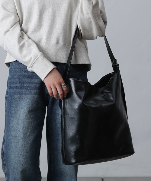 COLONY 2139（コロニートゥーワンスリーナイン）の「ヴィンテージ合皮ワンショルダーバッグ（ショルダーバッグ・レディース・ブラウン/アイボリー/ブラック・FREE）」の6枚目の写真