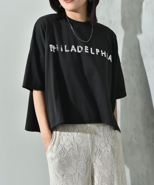 【美品】CHANEL スパンコール 花　Tシャツ カットソー ブラック CHANEL Cotton CC Logo Camellia Tee Shirt Gold Black
