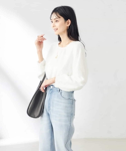 a.v.v(アーヴェヴェ)の「フェザートップス(Tシャツ/カットソー・レディース・ホワイト/ライトグレー・38/36)」の4枚目の写真