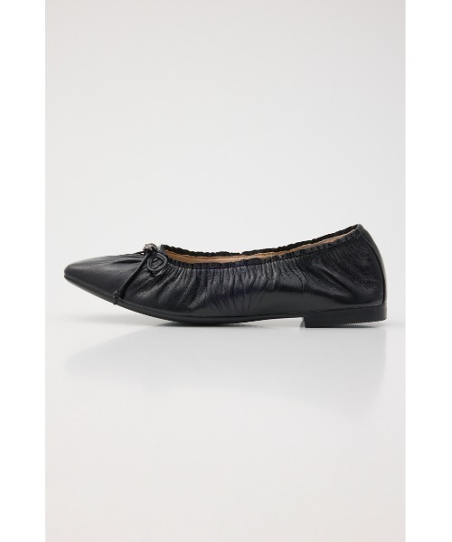 STACCATO（スタッカート）の「スネークラップギャザーバレエシューズ（バレエシューズ・レディース・ブラック/ゴールド・24cm/23.5cm/23cm/22.5cm/24.5cm）」の3枚目の写真