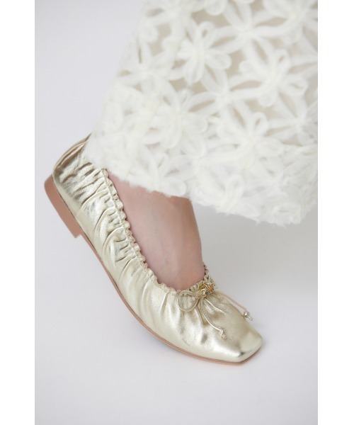 STACCATO（スタッカート）の「スネークラップギャザーバレエシューズ（バレエシューズ・レディース・ブラック/ゴールド・24cm/23.5cm/23cm/22.5cm/24.5cm）」の13枚目の写真