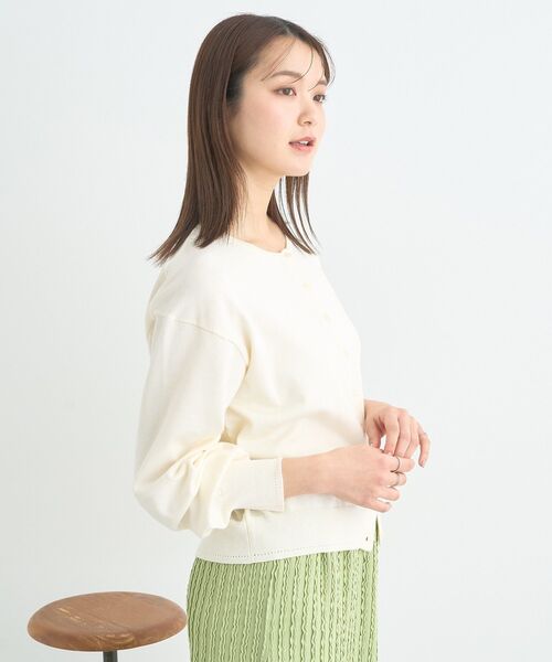 earth music&ecology（アースミュージックアンドエコロジー）の「UVカット加工クルーネックニットカーディガン（カーディガン/ボレロ・レディース・アイボリー/杢グレー/ブラック/サックスブルー/ピンク/ダークネイビー・FREE）」の11枚目の写真