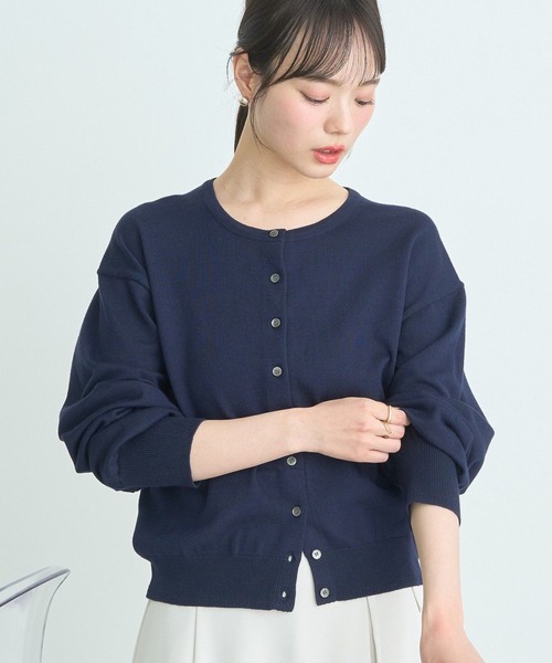 earth music&ecology（アースミュージックアンドエコロジー）の「UVカット加工クルーネックニットカーディガン（カーディガン/ボレロ・レディース・アイボリー/杢グレー/ブラック/サックスブルー/ピンク/ダークネイビー・FREE）」の5枚目の写真