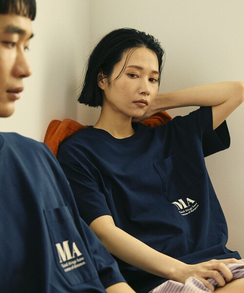 Firsthand（ファーストハンド）の「MA Firsthand/マ ファーストハンド コンセプトプリント ポケットTシャツ / リラックスフィット ショートスリーブ ワンポイントロゴプリントTシャツ（Tシャツ/カットソー・レディース・ネイビー/レッド/ブラウン/ホワイト/ブルー・FREE）」の3枚目の写真