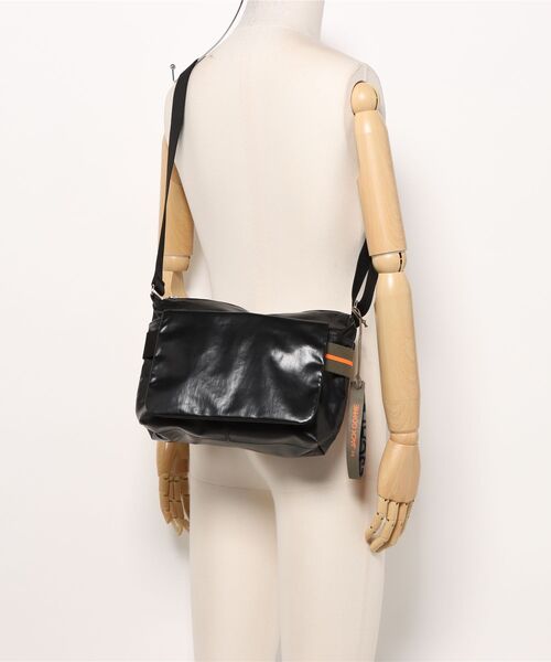 Jack Gomme（ジャックゴム）の「【JACK GOMME/ジャックゴム】ショルダーバッグ メッセンジャーバッグ RIGA（ショルダーバッグ・メンズ・ブラック/カーキ/ホワイト/ネイビー・FREE）」の7枚目の写真