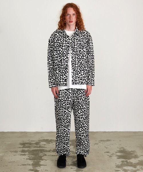 Revo.（レボ）の「Revo. バクテリアカモパターン セミワイド イージーパンツ［セットアップ対応］（その他パンツ・メンズ・チャコール/ネイビー/ホワイト・2/1）」の5枚目の写真