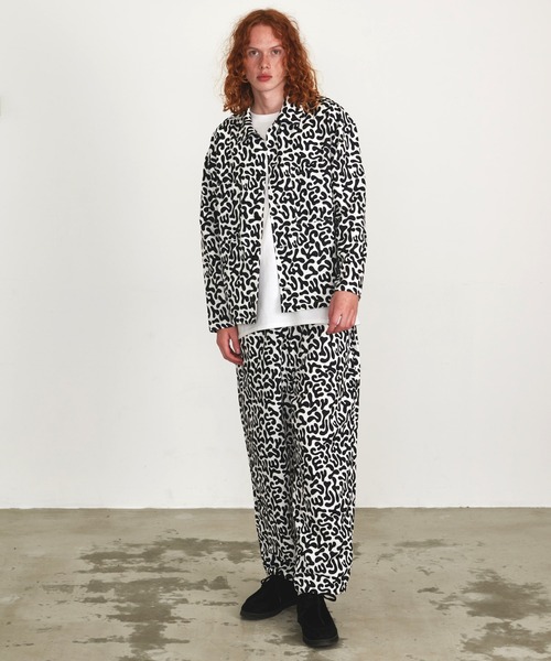 Revo.（レボ）の「Revo. バクテリアカモパターン セミワイド イージーパンツ［セットアップ対応］（その他パンツ・メンズ・チャコール/ネイビー/ホワイト・2/1）」の6枚目の写真