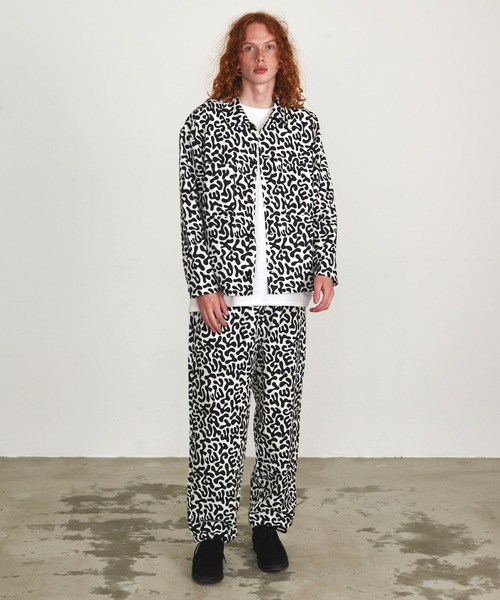 Revo.（レボ）の「Revo. バクテリアカモパターン セミワイド イージーパンツ［セットアップ対応］（その他パンツ・メンズ・チャコール/ネイビー/ホワイト・2/1）」の7枚目の写真