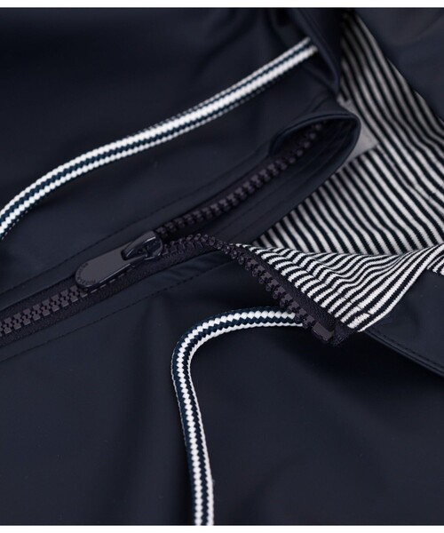 PETIT BATEAU（プチバトー）の「ヨットパーカ（マウンテンパーカー・レディース・ネイビー・X-SMALL/SMALL/MEDIUM/LARGE）」の6枚目の写真