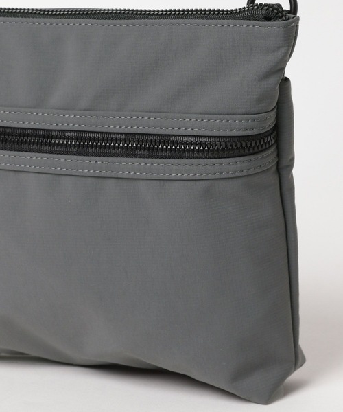 GLOBAL WORK（グローバルワーク）の「撥水スマらくサコッシュ/325977（ショルダーバッグ・メンズ・ブラック/アイボリー/オレンジ/グレー・ONE SIZE）」の11枚目の写真