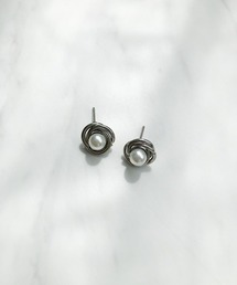 スクリューメタルパールモチーフピアス