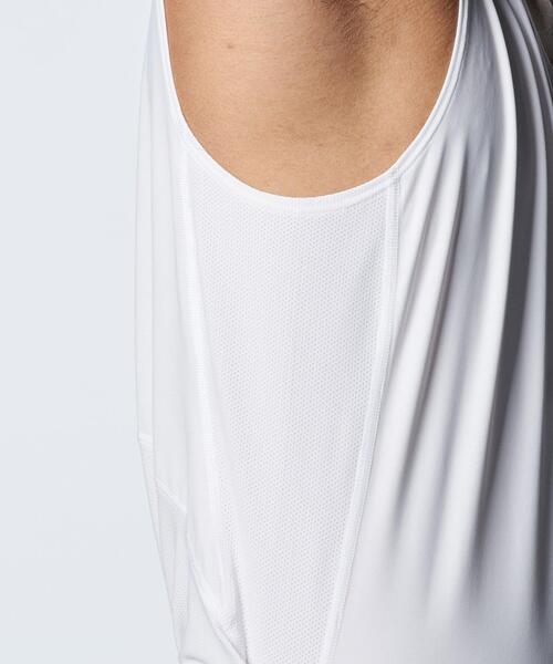 UNDER ARMOUR(アンダーアーマー)の「UAアイソチル フィッティド スリーブレス Vネックシャツ(ゴルフ/メンズ)(Tシャツ/カットソー・メンズ・ホワイト・L/M/S/3XL/XL/2XL)」の12枚目の写真
