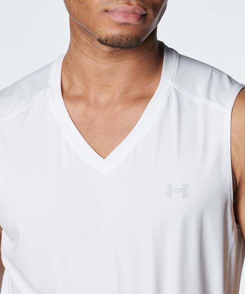 UNDER ARMOUR(アンダーアーマー)の「UAアイソチル フィッティド スリーブレス Vネックシャツ(ゴルフ/メンズ)(Tシャツ/カットソー・メンズ・ホワイト・L/M/S/3XL/XL/2XL)」の5枚目の写真